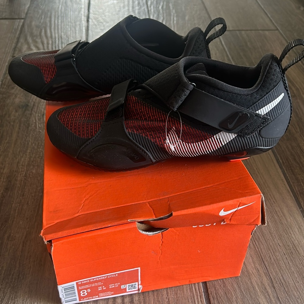 Nike cycling shoes